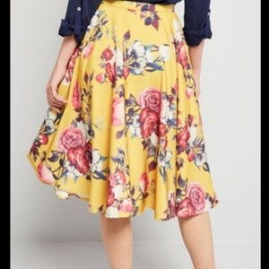 🆕️ ModCloth yellow floral circle skirt medium